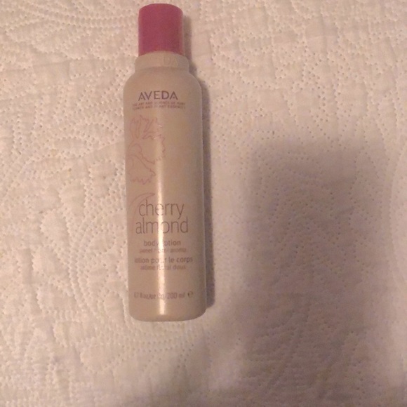 AVEDA Cherry Almond Body Lotion 🍒 - Picture 2 of 4